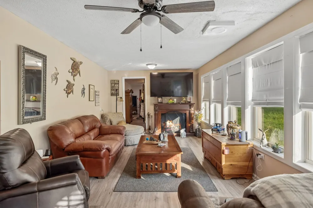 9680 Highway 25 E Hartsville, TN 37074