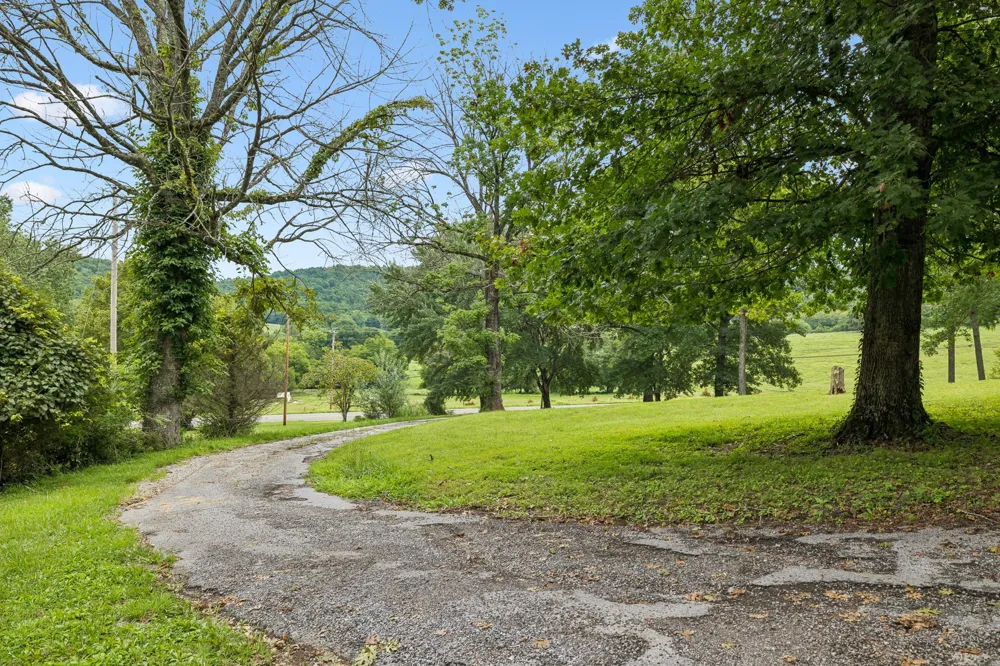 9680 Highway 25 E Hartsville, TN 37074