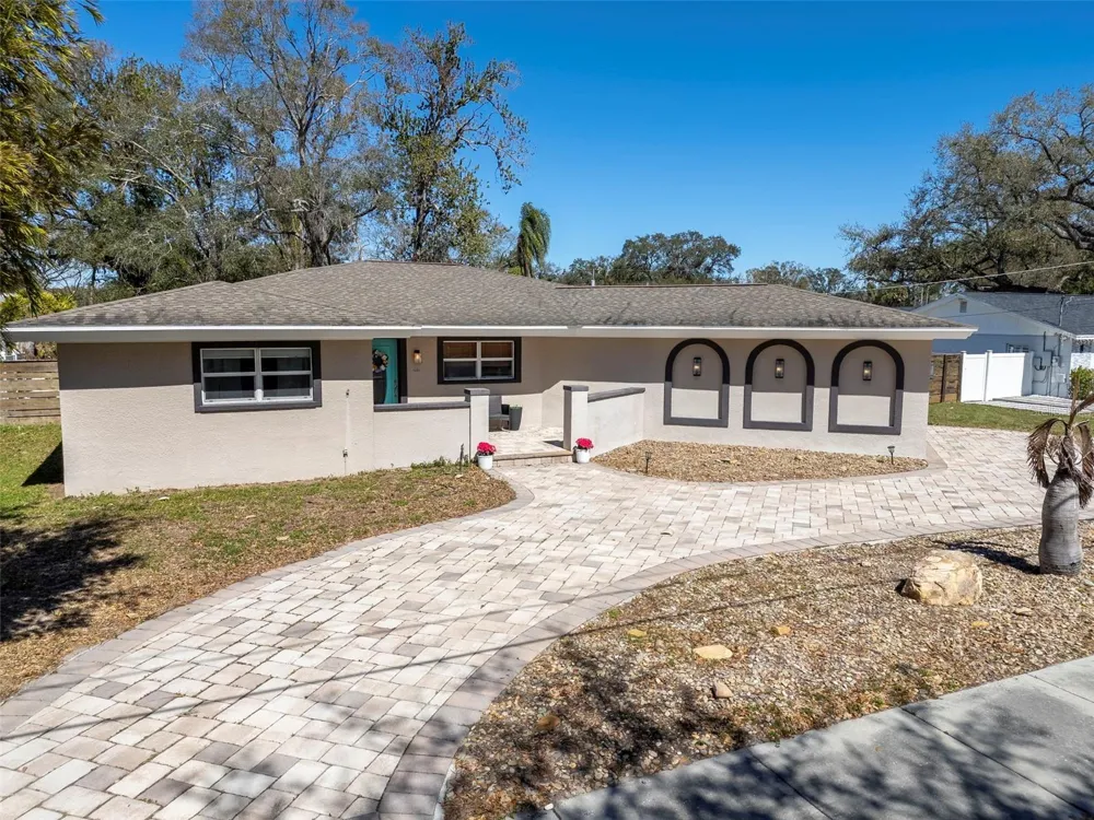 2535 LAKE ELLEN DRIVE Tampa, FL 33618