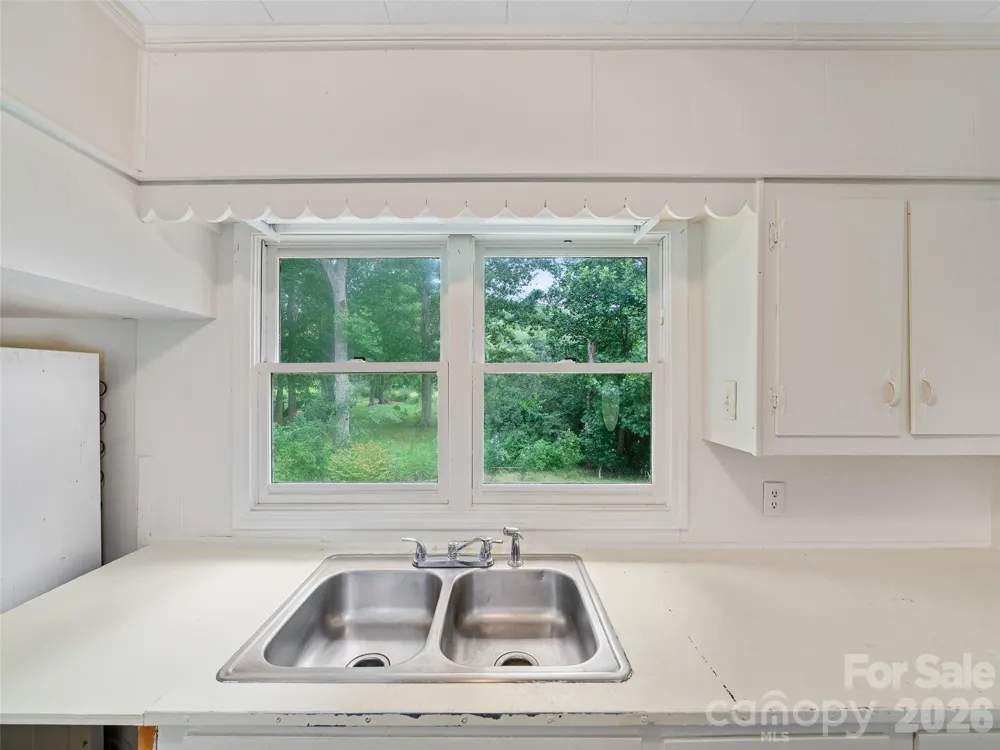 1644 State Hwy 80 S Burnsville, NC 28714