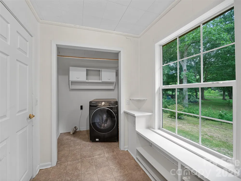 1644 State Hwy 80 S Burnsville, NC 28714