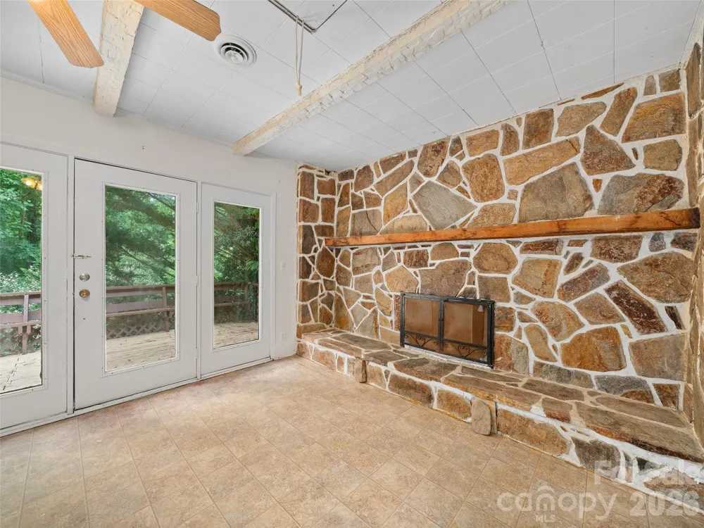 1644 State Hwy 80 S Burnsville, NC 28714