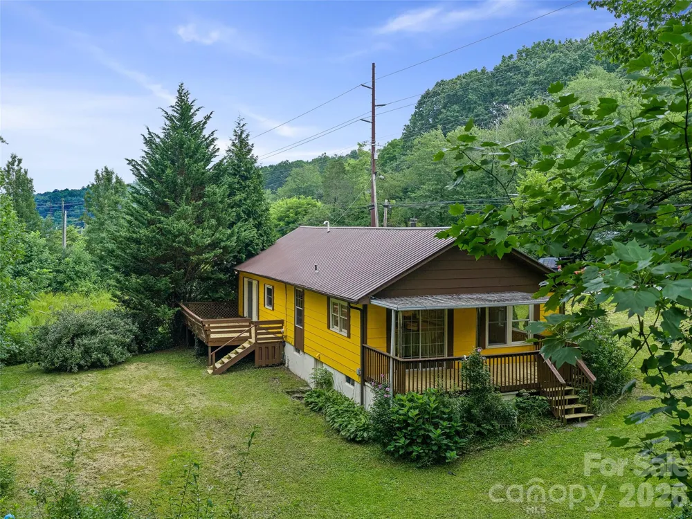 1644 State Hwy 80 S Burnsville, NC 28714