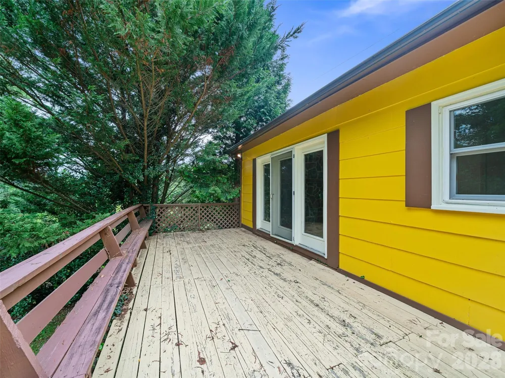 1644 State Hwy 80 S Burnsville, NC 28714
