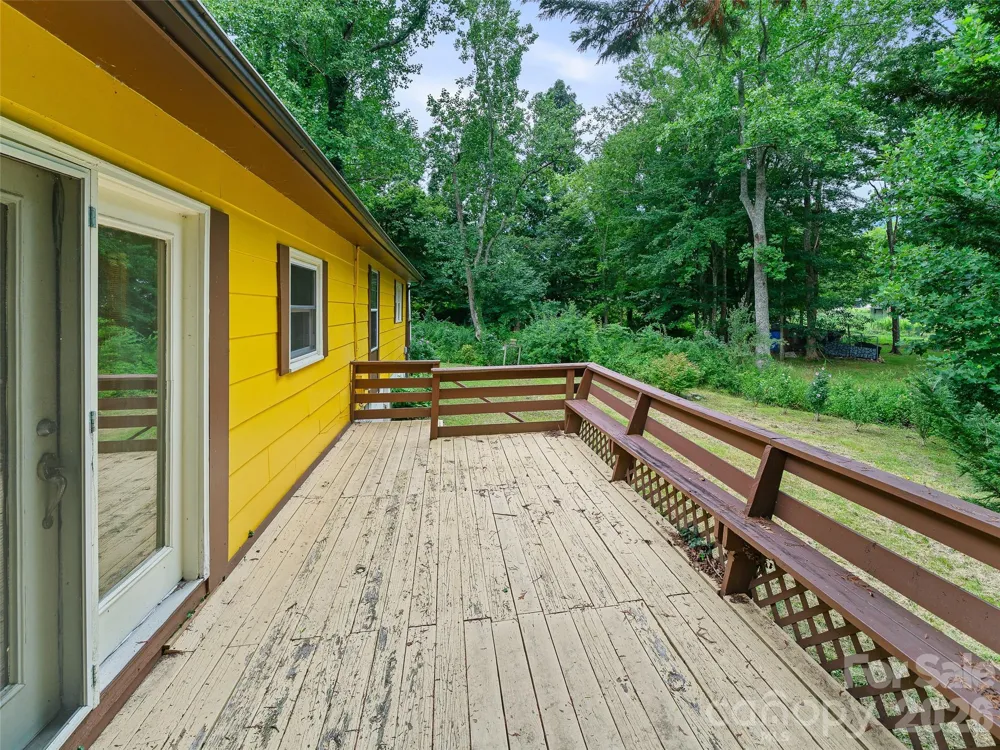 1644 State Hwy 80 S Burnsville, NC 28714
