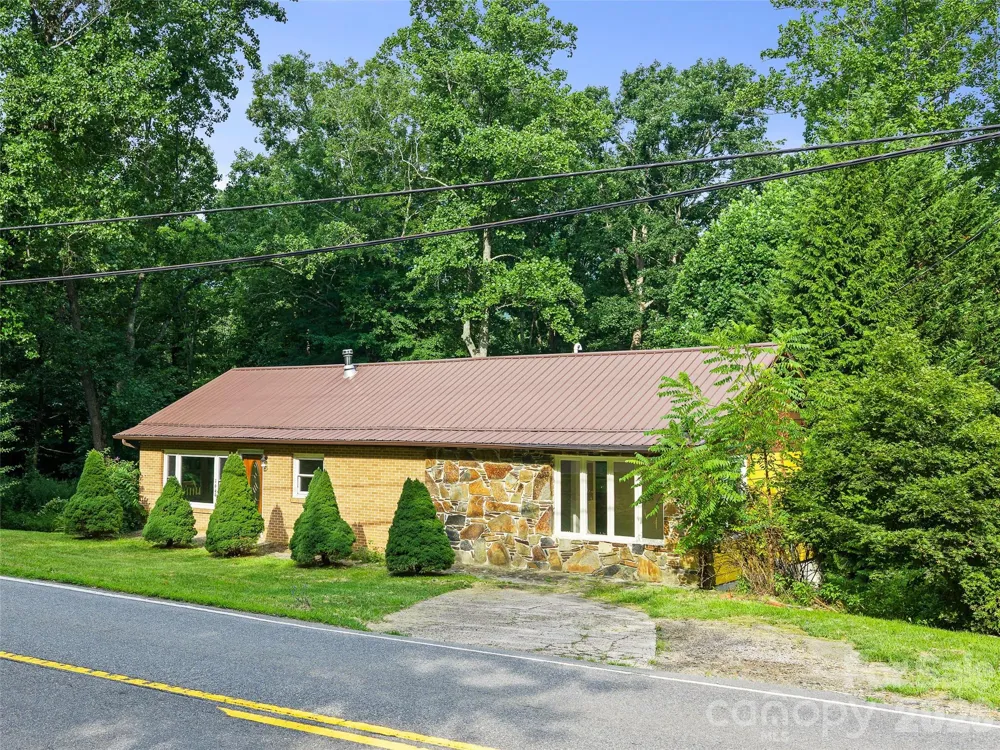 1644 State Hwy 80 S Burnsville, NC 28714