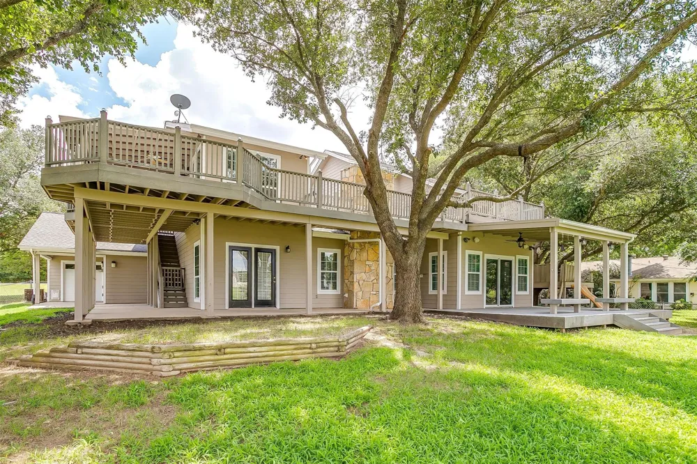 11972 Younger Court Azle, TX 76020