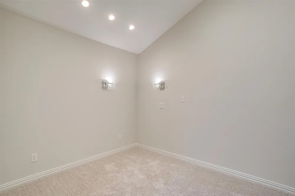 11972 Younger Court Azle, TX 76020