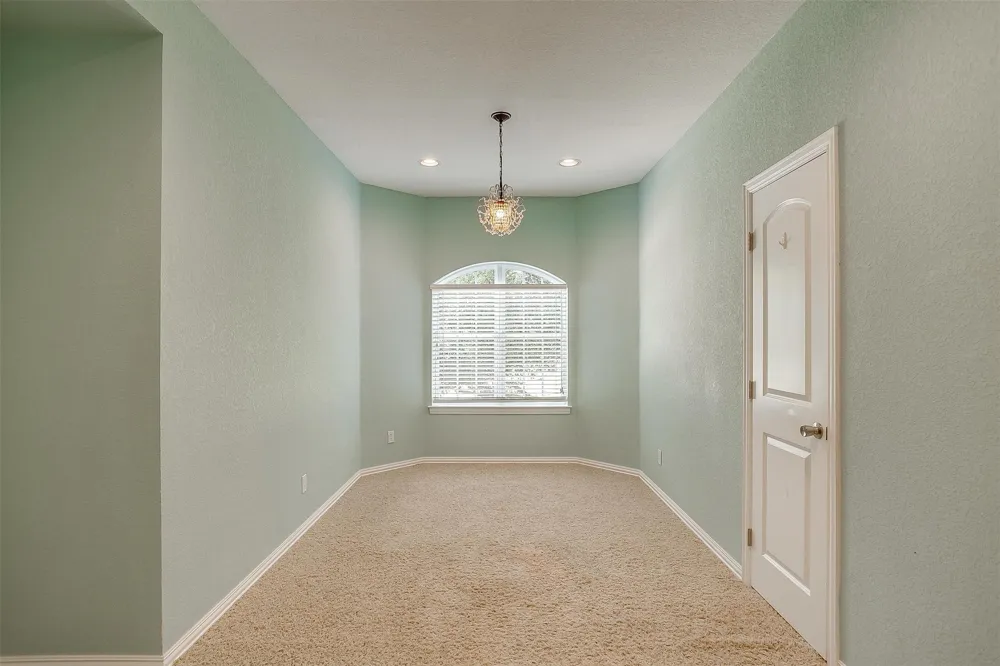 11972 Younger Court Azle, TX 76020
