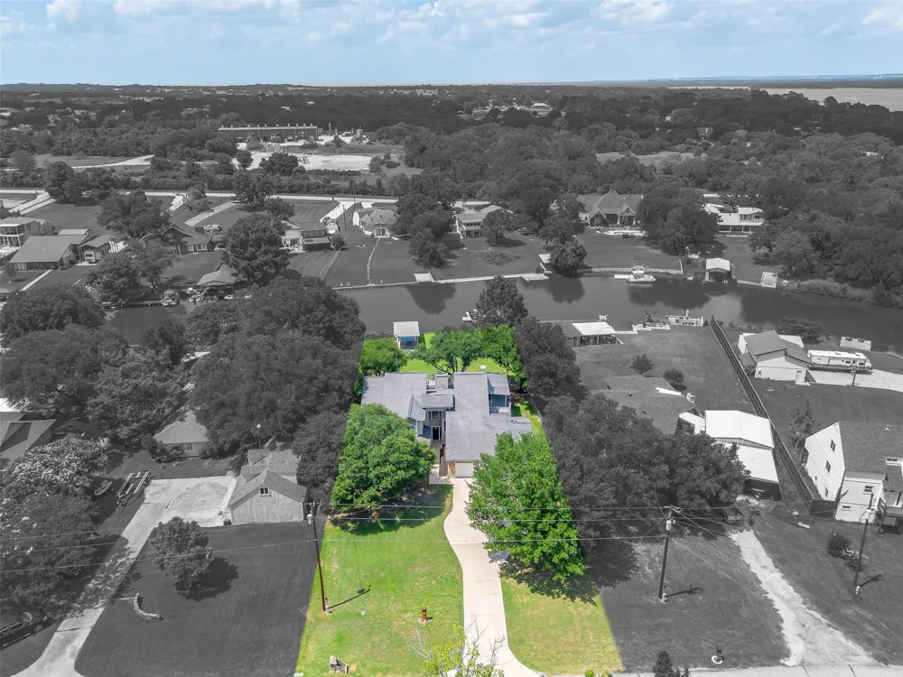 11972 Younger Court Azle, TX 76020