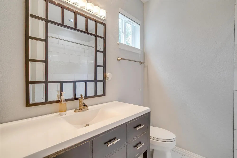 11972 Younger Court Azle, TX 76020