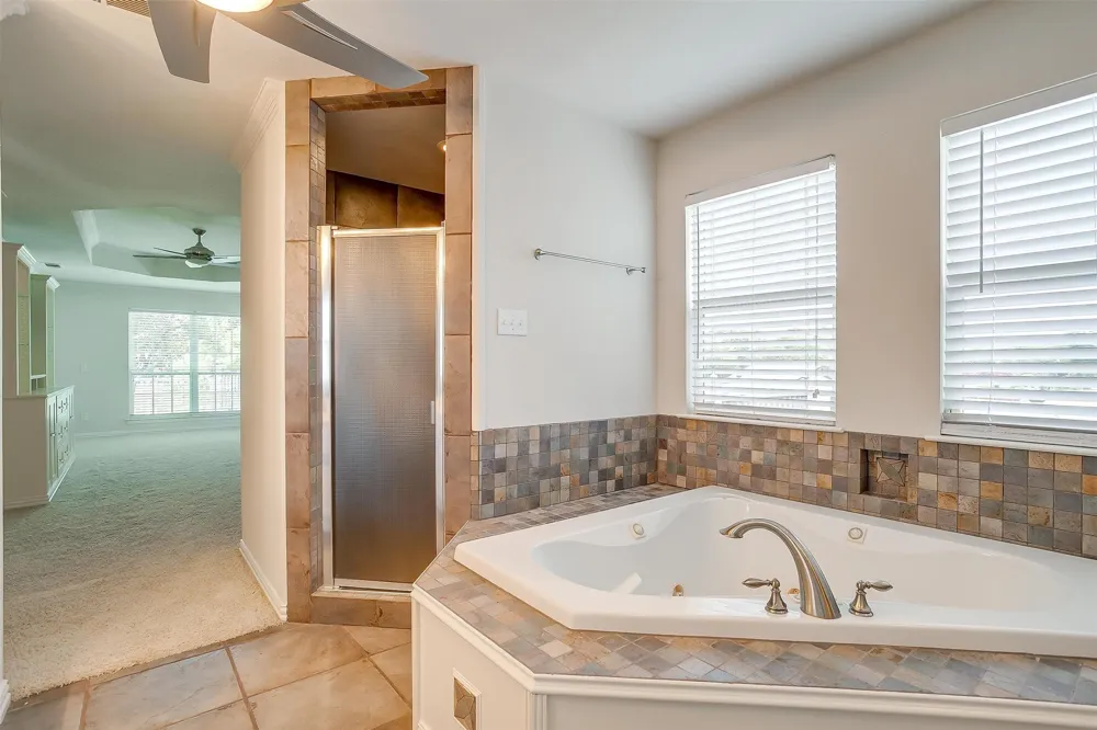 11972 Younger Court Azle, TX 76020