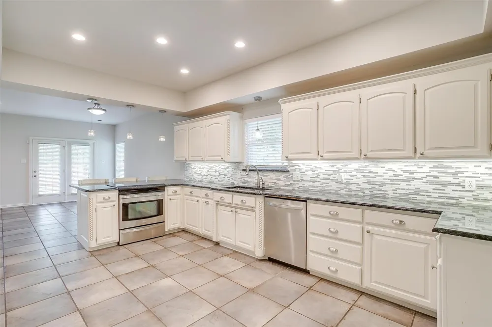 11972 Younger Court Azle, TX 76020