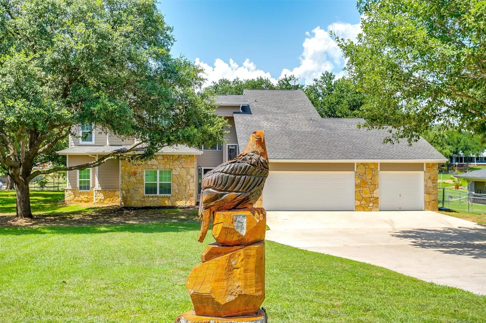 11972 Younger Court Azle, TX 76020