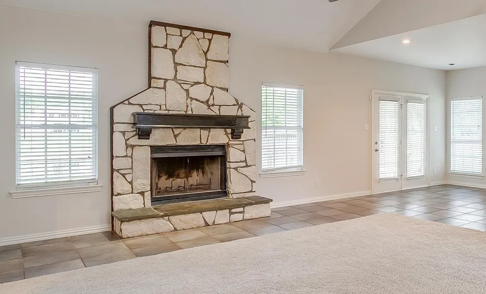 11972 Younger Court Azle, TX 76020