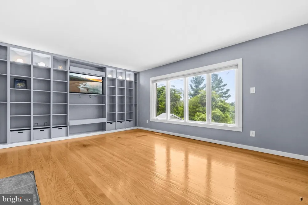 39030 MOUNT GILEAD ROAD Leesburg, VA 20175