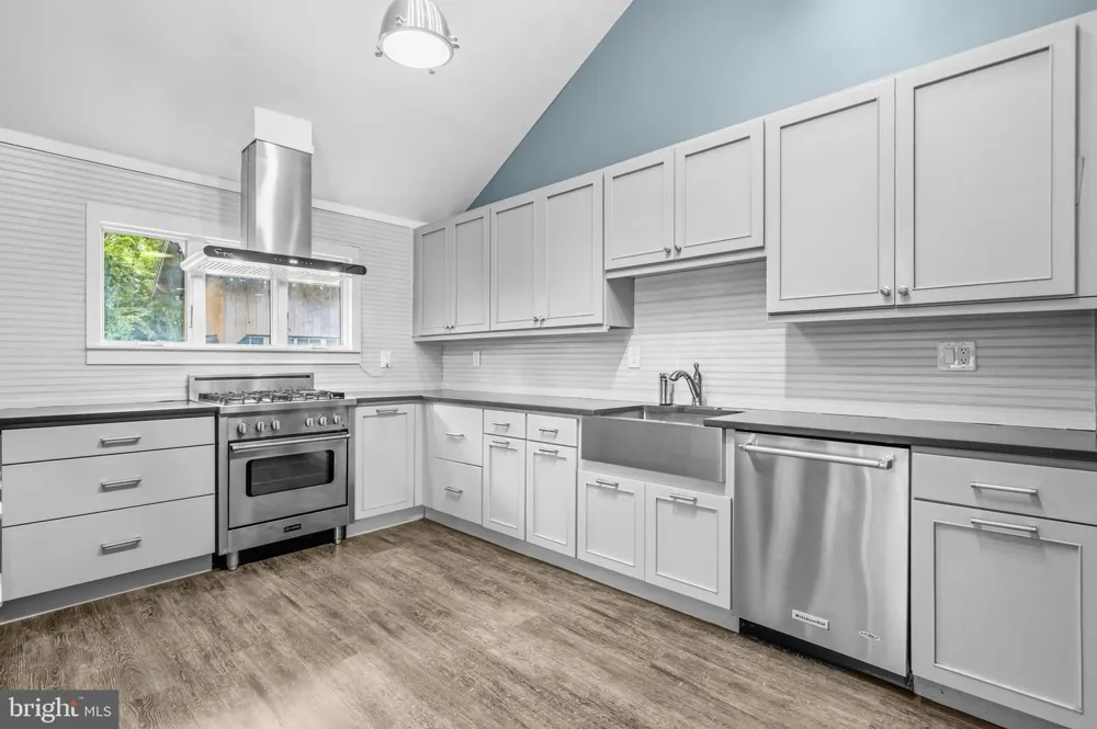 39030 MOUNT GILEAD ROAD Leesburg, VA 20175