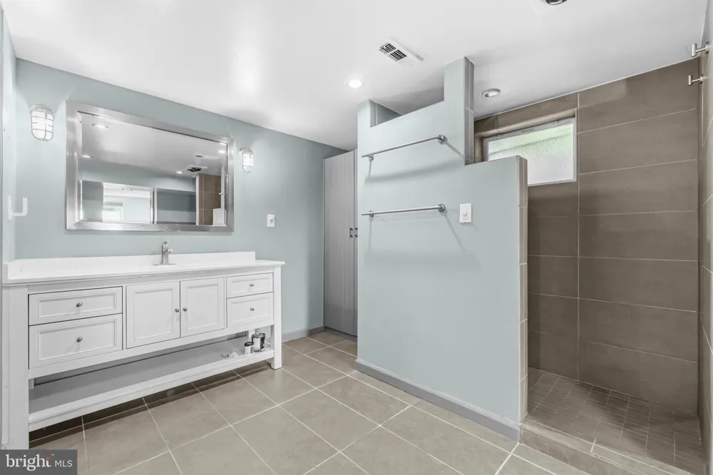 39030 MOUNT GILEAD ROAD Leesburg, VA 20175