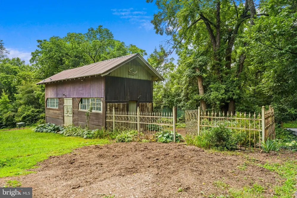 39030 MOUNT GILEAD ROAD Leesburg, VA 20175
