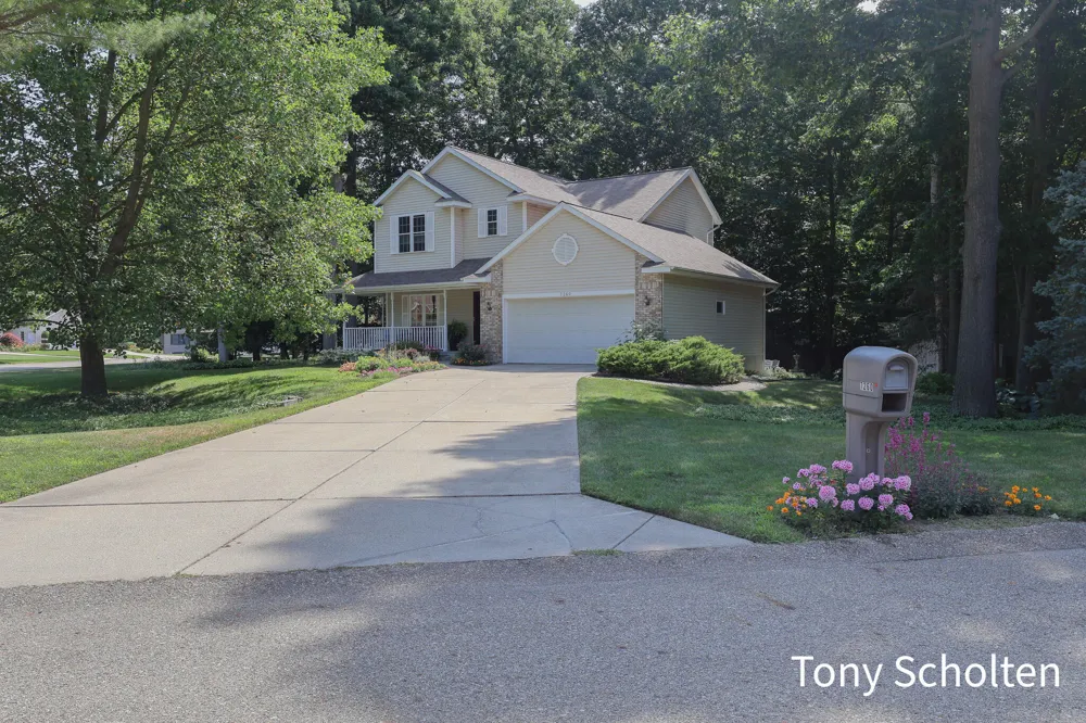 7260 Oaklane Court Hudsonville, MI 49426