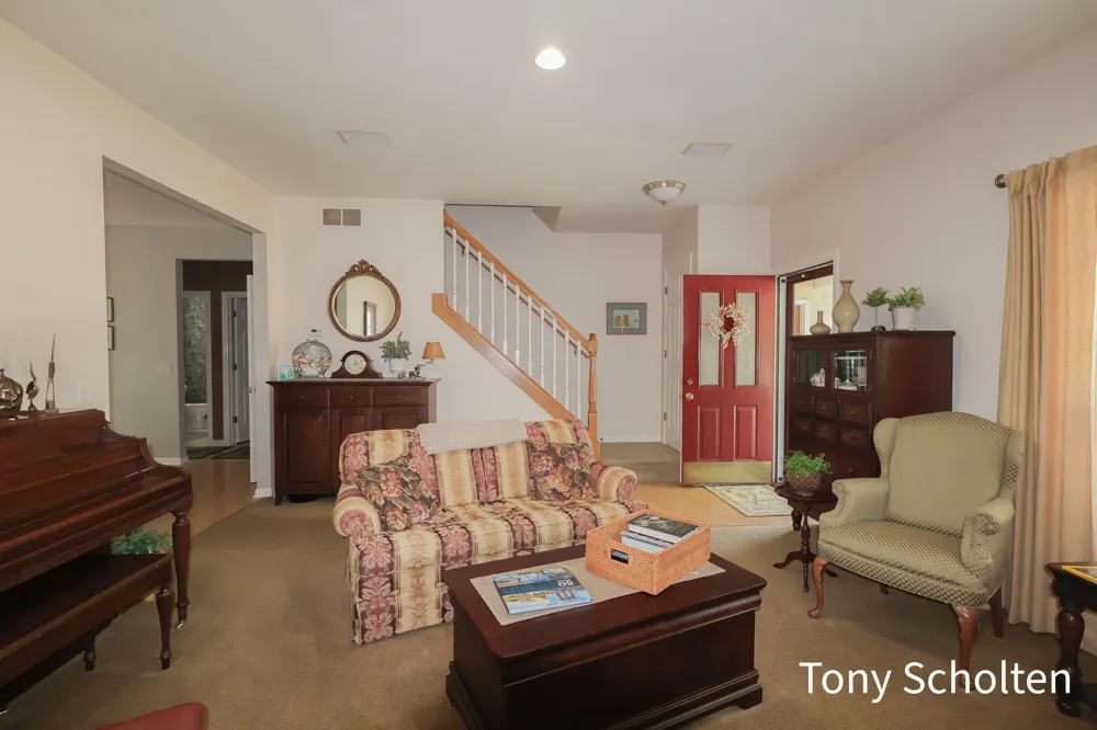7260 Oaklane Court Hudsonville, MI 49426