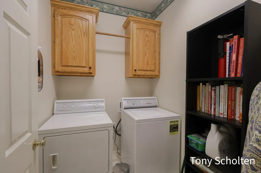 7260 Oaklane Court Hudsonville, MI 49426