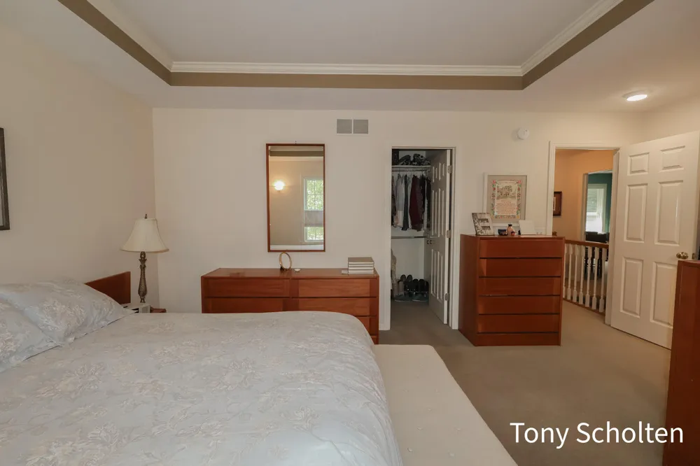7260 Oaklane Court Hudsonville, MI 49426