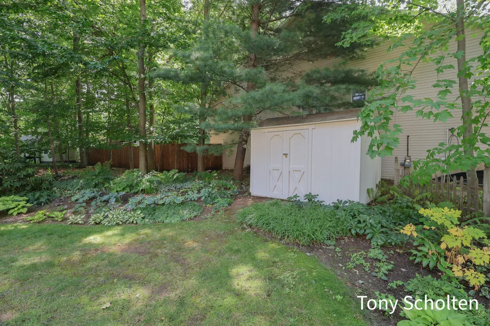 7260 Oaklane Court Hudsonville, MI 49426
