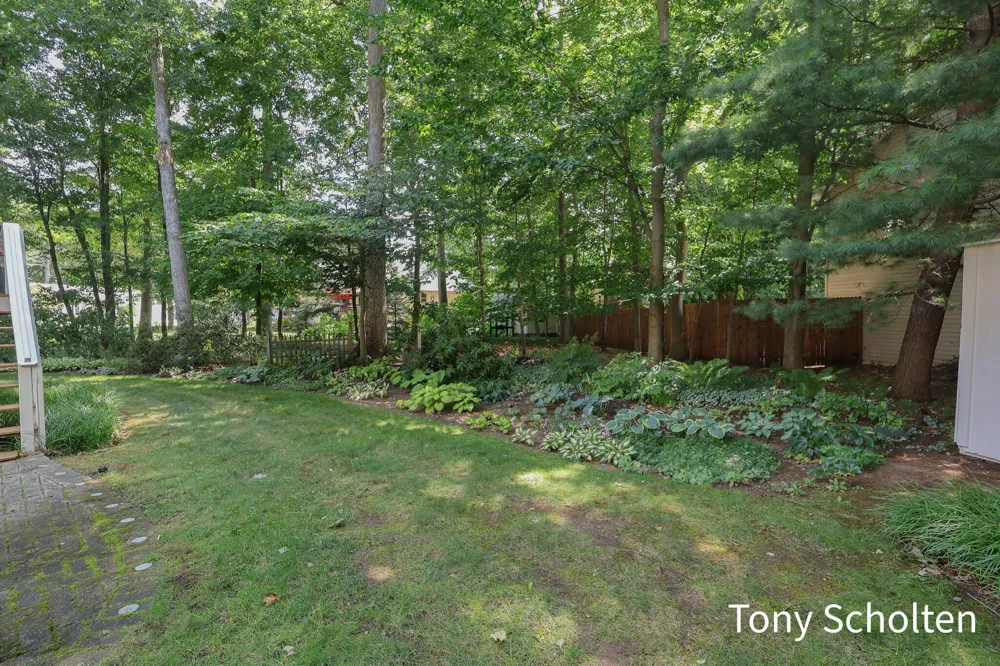 7260 Oaklane Court Hudsonville, MI 49426