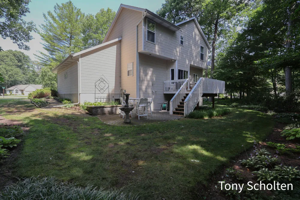 7260 Oaklane Court Hudsonville, MI 49426