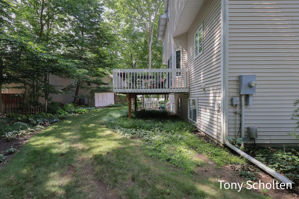 7260 Oaklane Court Hudsonville, MI 49426