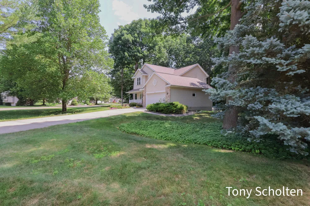 7260 Oaklane Court Hudsonville, MI 49426