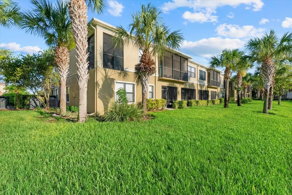 4190 OVERTURE CIRCLE #511 Bradenton, FL 34209
