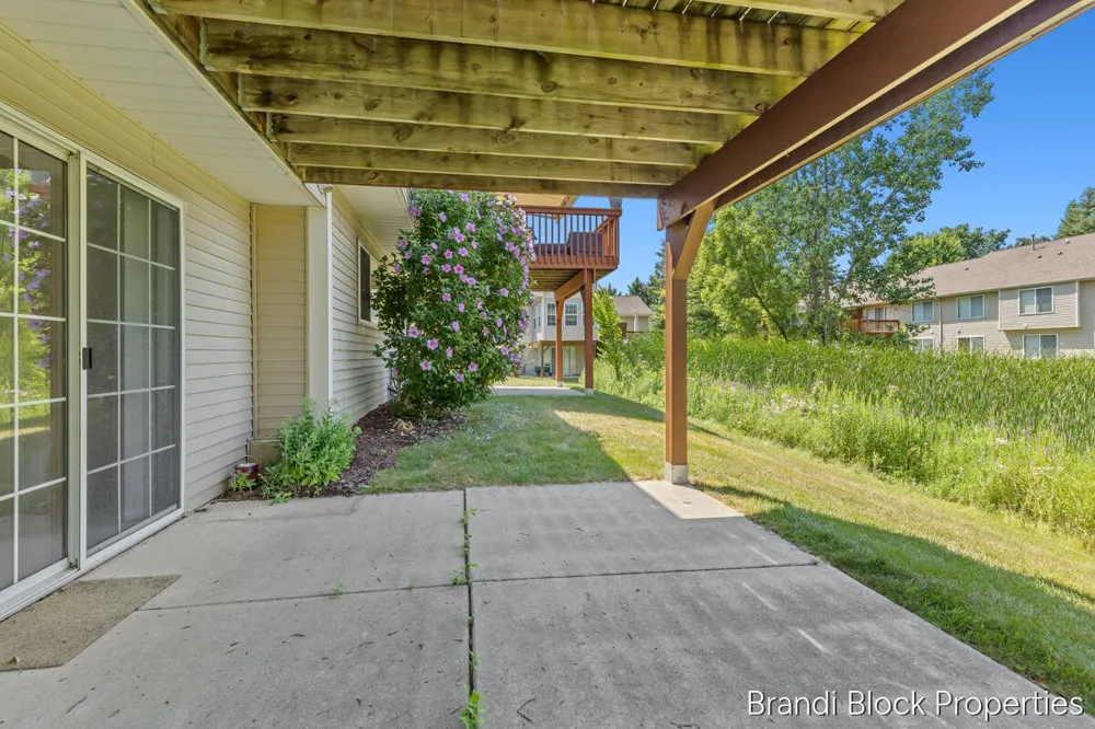 59 Pond Ridge Drive NE #20 Grand Rapids, MI 49546