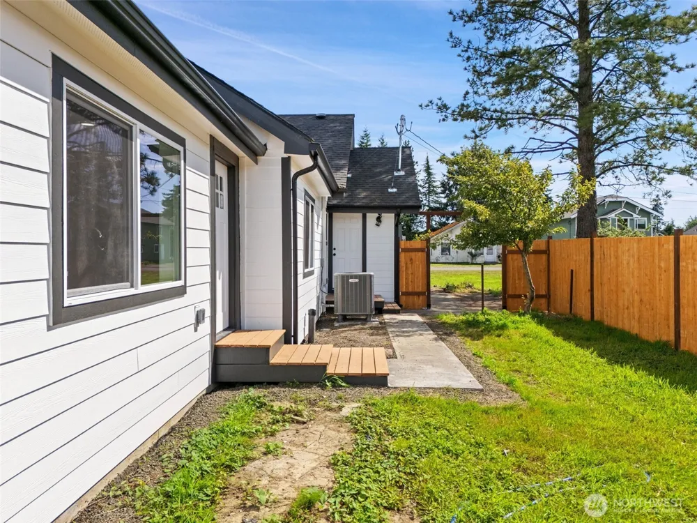 218 E King St Aberdeen, WA 98520