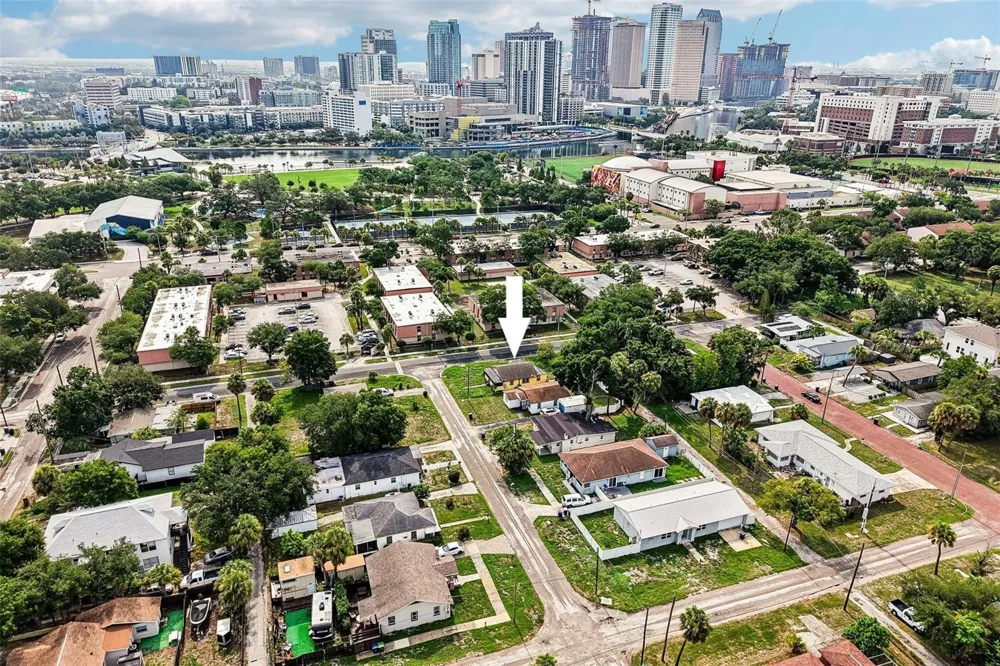 1002 W NASSAU STREET Tampa, FL 33607
