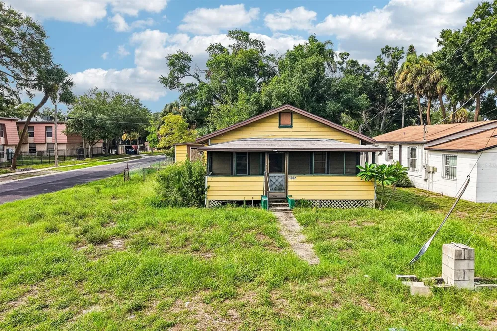 1002 W NASSAU STREET Tampa, FL 33607