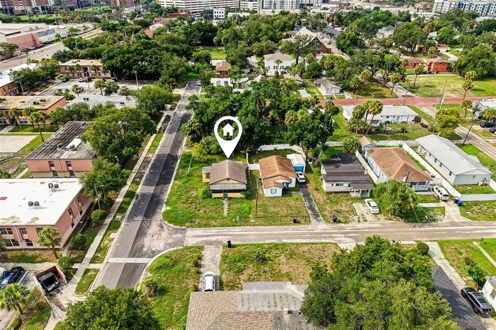 1002 W NASSAU STREET Tampa, FL 33607