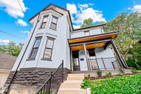 3634 Columbia Parkway