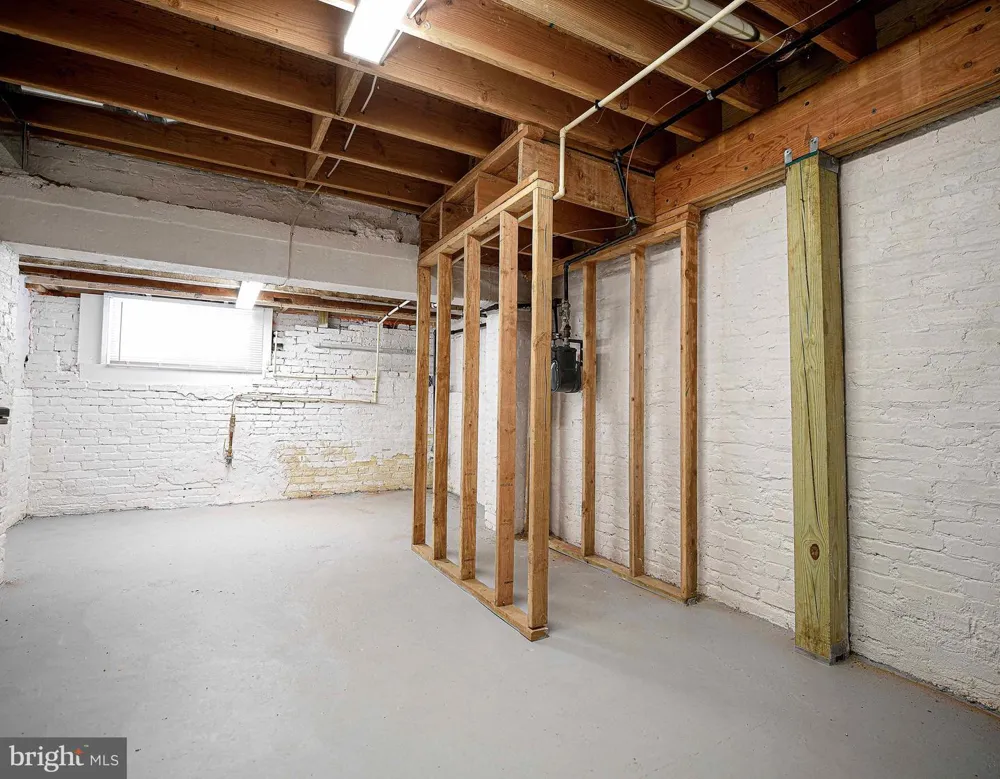 531 DECKER AVENUE Baltimore, MD 21205