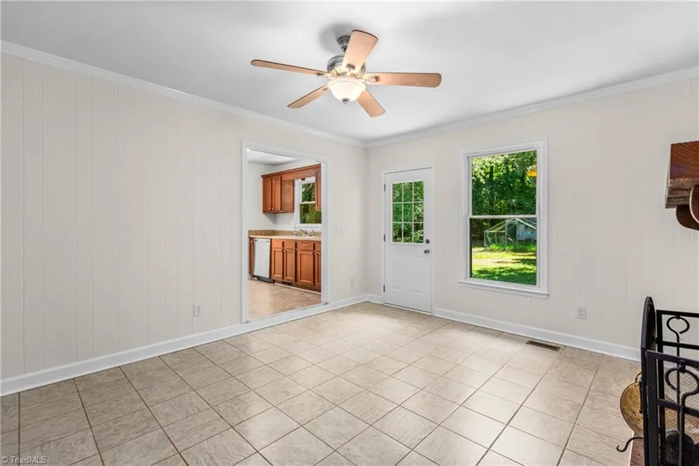 3913 Enterprise Road Lexington, NC 27295