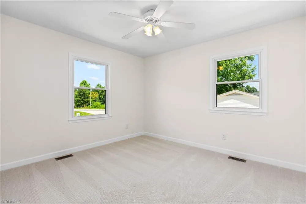 3913 Enterprise Road Lexington, NC 27295