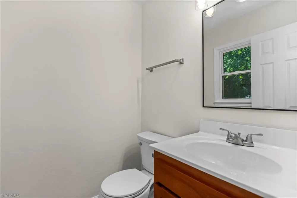 3913 Enterprise Road Lexington, NC 27295