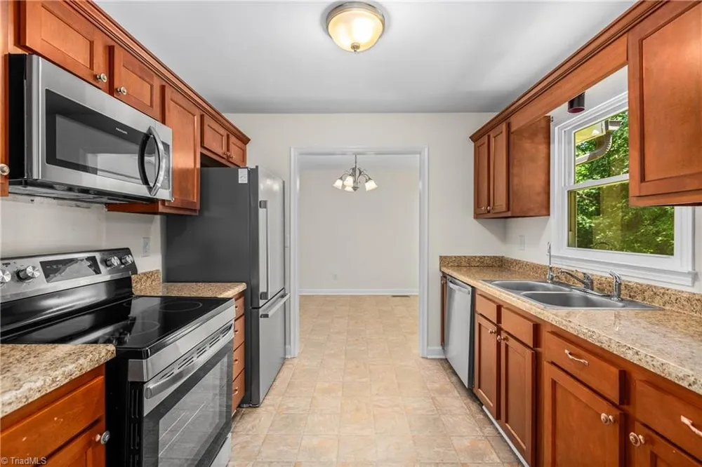 3913 Enterprise Road Lexington, NC 27295