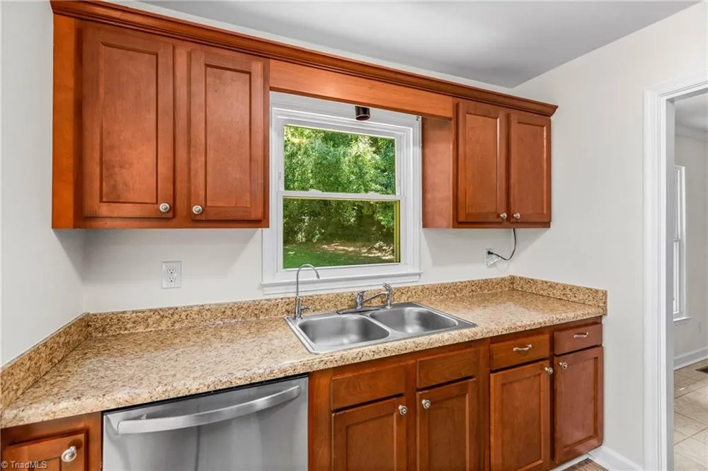 3913 Enterprise Road Lexington, NC 27295