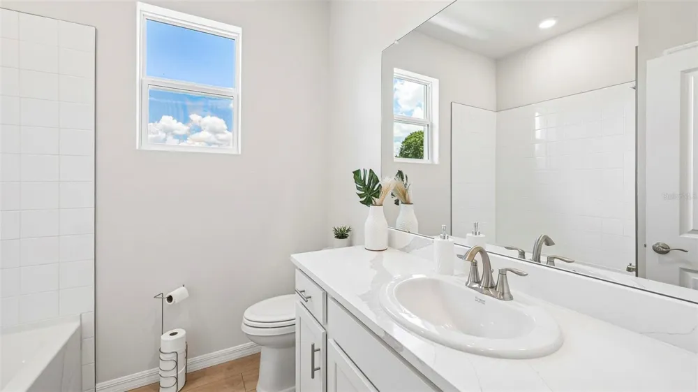 15824 8TH PLACE E Bradenton, FL 34212