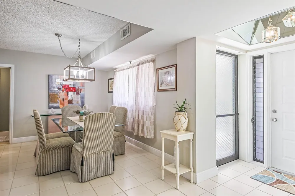 5279 S FOUNTAINS DRIVE S #703 Lake Worth, FL 33467