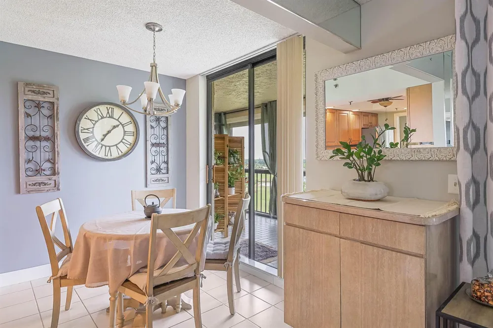 5279 S FOUNTAINS DRIVE S #703 Lake Worth, FL 33467
