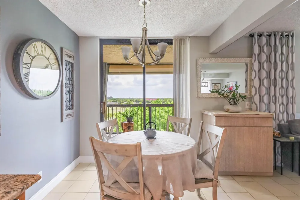 5279 S FOUNTAINS DRIVE S #703 Lake Worth, FL 33467