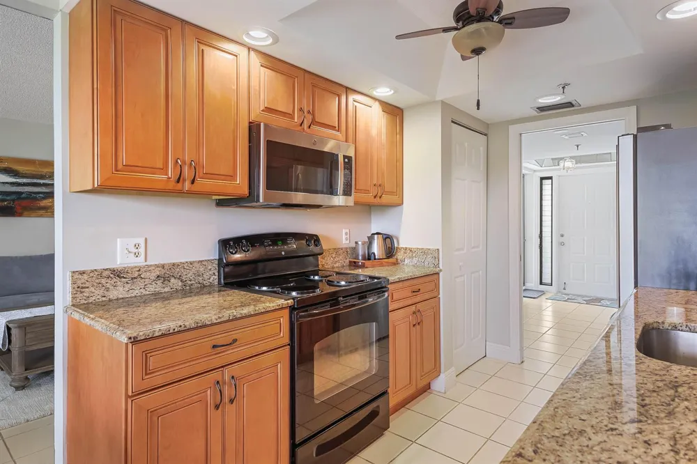 5279 S FOUNTAINS DRIVE S #703 Lake Worth, FL 33467